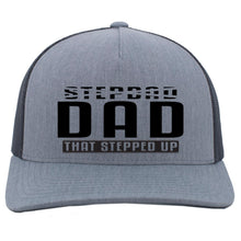 Load image into Gallery viewer, Gray cap with &#39;Stepdad Dad That Stepped Up&#39; text on a white background